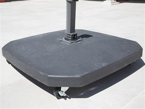 Pied de parasol 90 kg .